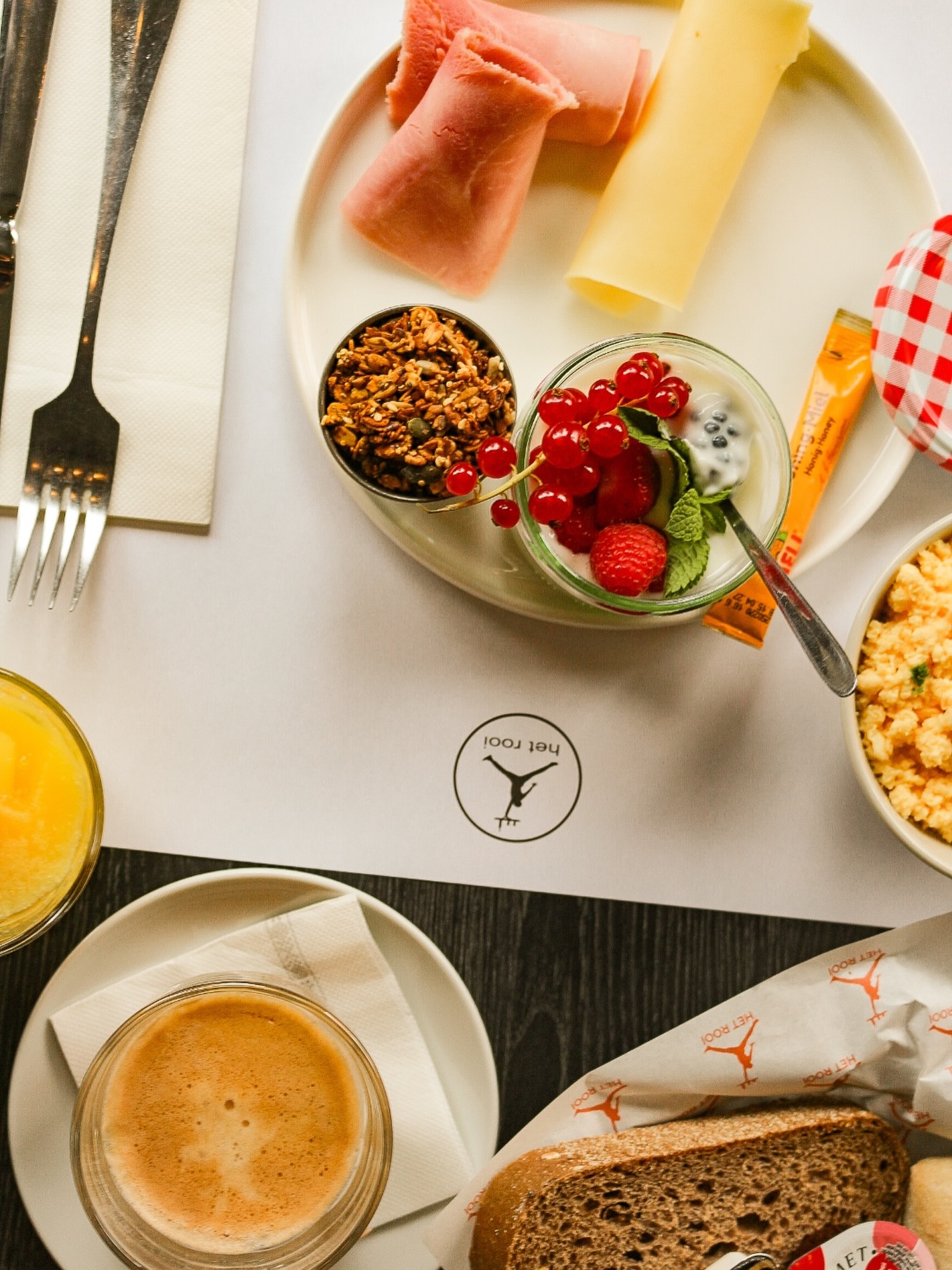 Je ochtend is officieel een stuk lekkerder geworden.
Onze ontbijten staan nu ook op Social Deal, mét alles erop en eraan. Koffie, croissant, eitje, fruit… Het Rooi zorgt voor de rest.

👉 Check de deal via onze bio en begin je dag bij ons!

🥐☕️🍳